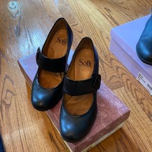 Clarks Soft black leather high heel shoes